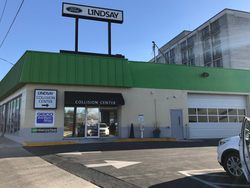 lindsay collision repair wheaton store front